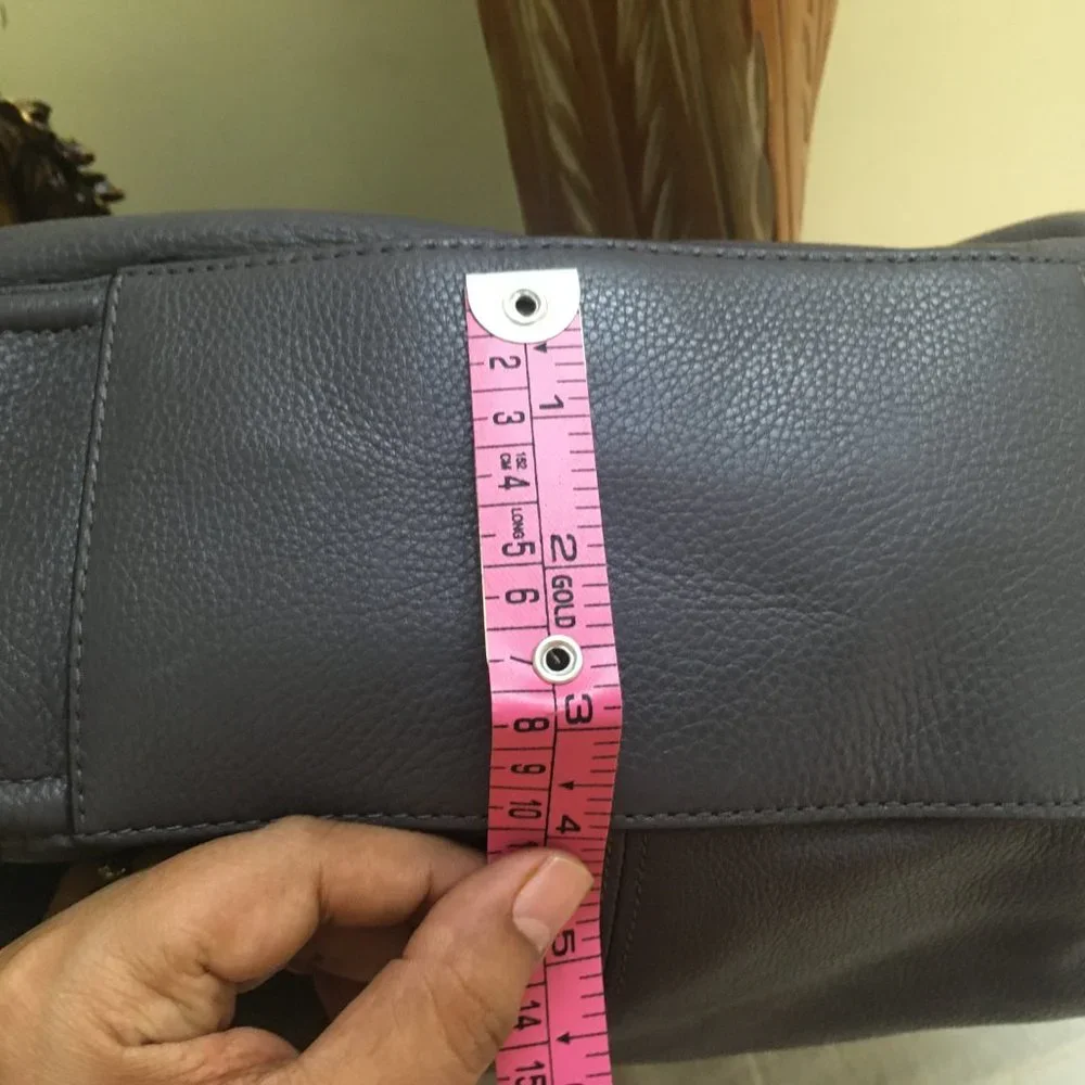 Authentic Coach Avery Hobo Bag - Picture 6 of 16